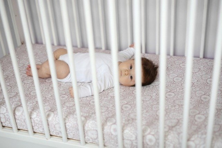 Prześcieradło do łóżeczka 120x60 We Care - Pink - Sleepee